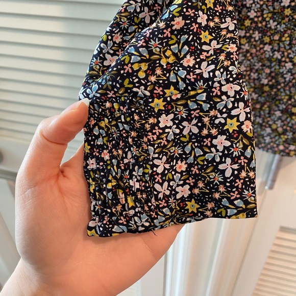 Loft Floral Long Sleeve V Neck Blouse - Picture 4 of 4